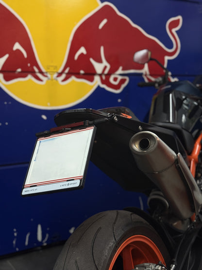 TNM Kennzeichenhalterung für KTM Duke 790 / 890 / 890R - mit integrierter Beleuchtung & Blinker-Rücklicht