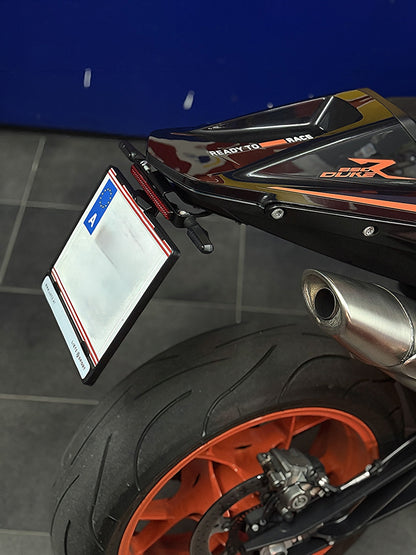 TNM Kennzeichenhalterung für KTM Duke 790 / 890 / 890R - mit integrierter Beleuchtung & Blinker-Rücklicht